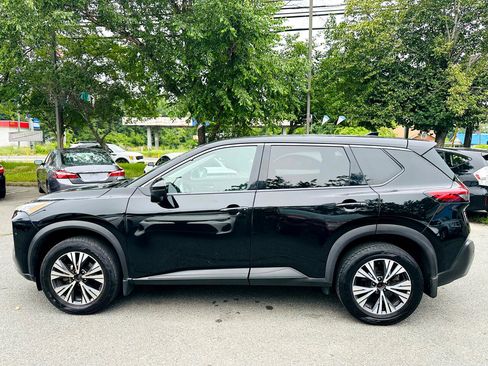 Used 2021 Nissan Rogue SV image 3