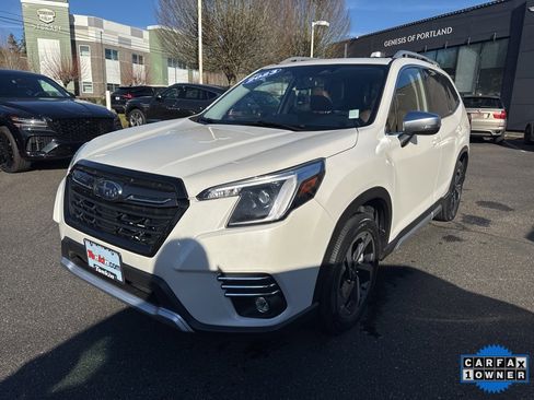 Used 2023 Subaru Forester Touring image 3
