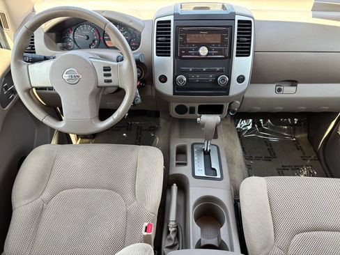 Used 2009 Nissan Frontier SE w/ SE Value Truck Pkg RWD image 12