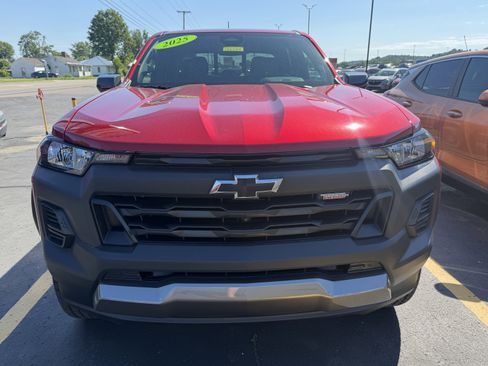 Used 2025 Chevrolet Colorado Trail Boss AWD/4WD image 7