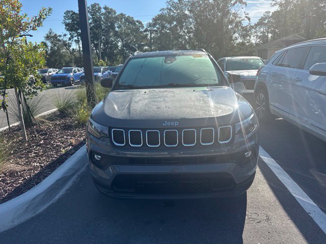 Used 2023 Jeep Compass Latitude AWD/4WD image 2