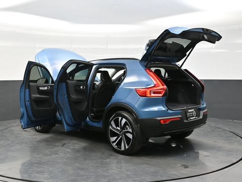 Used 2025 Volvo XC40 B5 Ultra AWD/4WD image 45