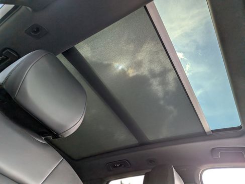 Used 2019 Porsche Cayenne S image 22