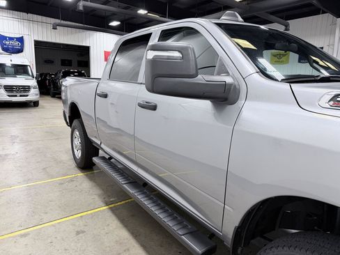 Used 2024 RAM 2500 Tradesman w/ Chrome Appearance Group AWD/4WD image 19