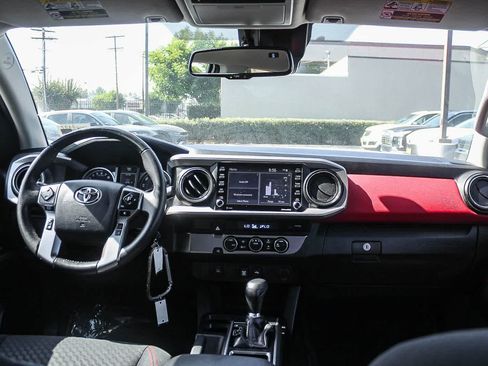 Used 2022 Toyota Tacoma SR5 RWD image 16