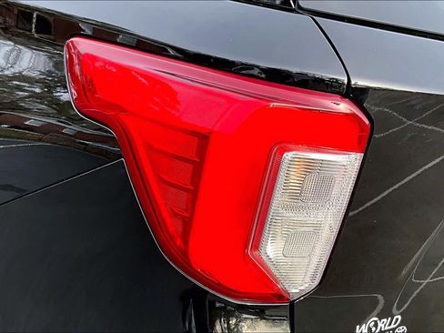 Used 2020 Ford Explorer Limited image 28