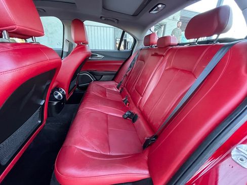 Used 2017 Alfa Romeo Giulia w/ Sport Appearance Package image 15