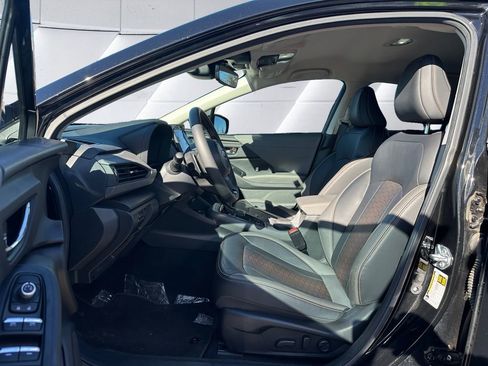 Certified 2025 Subaru Crosstrek 2.5i Limited w/ Crosstrek Mirror Package image 7