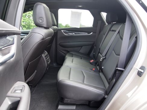 Used 2022 Cadillac XT5 Premium Luxury image 27