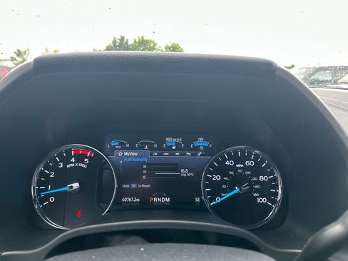 Used 2022 Ford F250 Lariat w/ Black Appearance Package AWD/4WD image 8