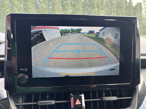 Used 2024 Toyota Corolla LE FWD image 27