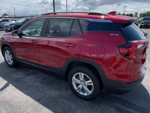 Used 2024 GMC Terrain SLE w/ Driver Convenience Package AWD/4WD image 8