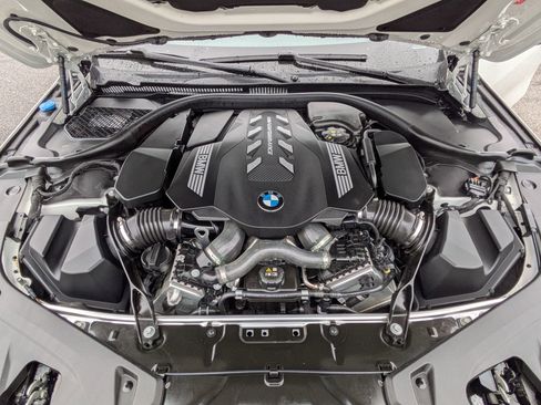 Used 2025 BMW M850i xDrive image 30