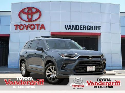 Used 2024 Toyota Grand Highlander AWD image 1