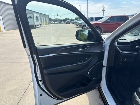 Used 2021 Jeep Grand Cherokee L Limited w/ Luxury Tech Group II AWD/4WD image 20