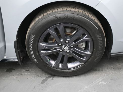 Certified 2025 Toyota Sienna XSE w/ XSE Plus Package image 41