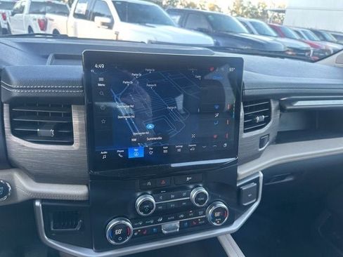 Used 2024 Ford Expedition Limited image 22