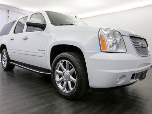 Used 2011 GMC Yukon XL Denali AWD/4WD image 30
