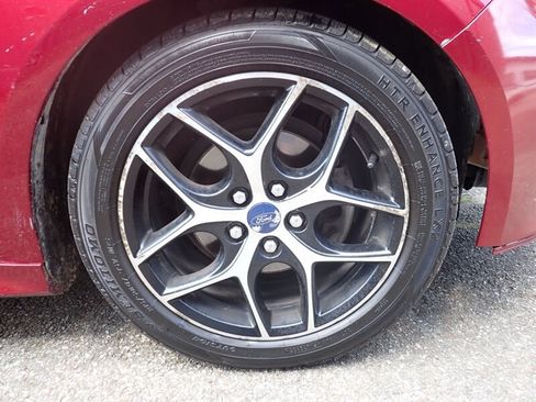 Used 2015 Ford Focus SE w/ SE Sport Package FWD image 10