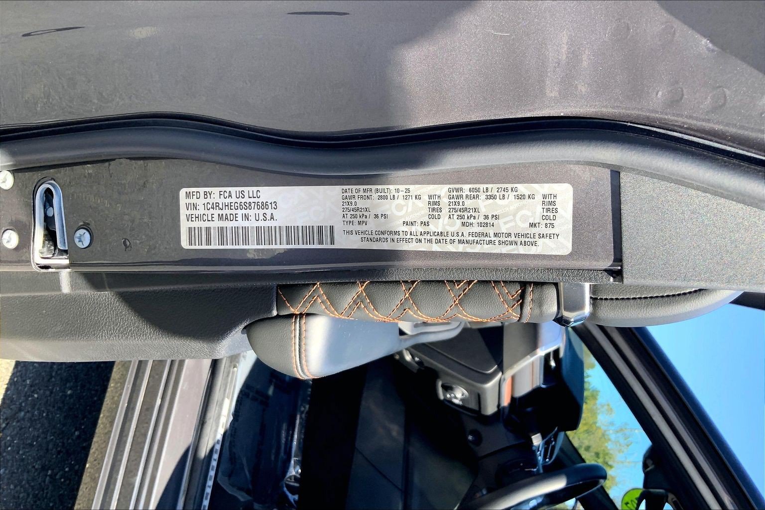 Certified 2025 Jeep Grand Cherokee Summit w/ Obsidian Package AWD/4WD image 30