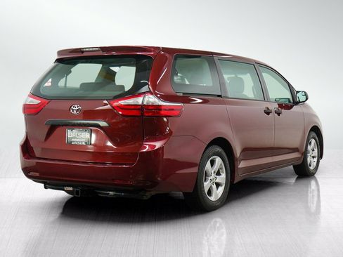 Used 2016 Toyota Sienna L FWD image 5