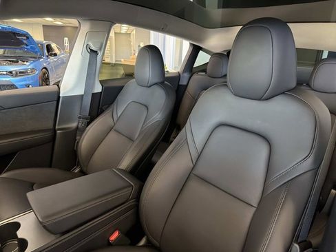 Used 2025 Tesla Model Y Long Range image 14
