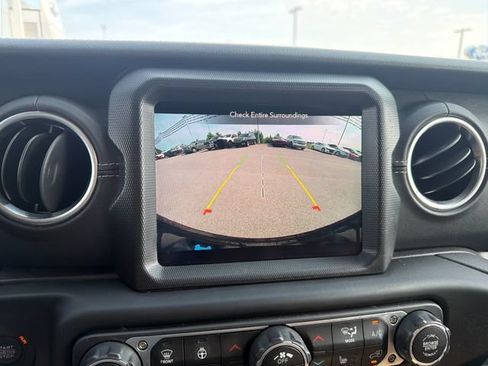 Used 2023 Jeep Wrangler Unlimited Sahara w/ Cold Weather Group AWD/4WD image 22