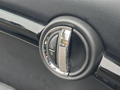 Used 2024 MINI Cooper SE w/ MINI Resolute Edition image 21