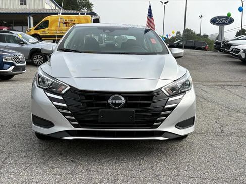 Used 2023 Nissan Versa SV FWD image 2