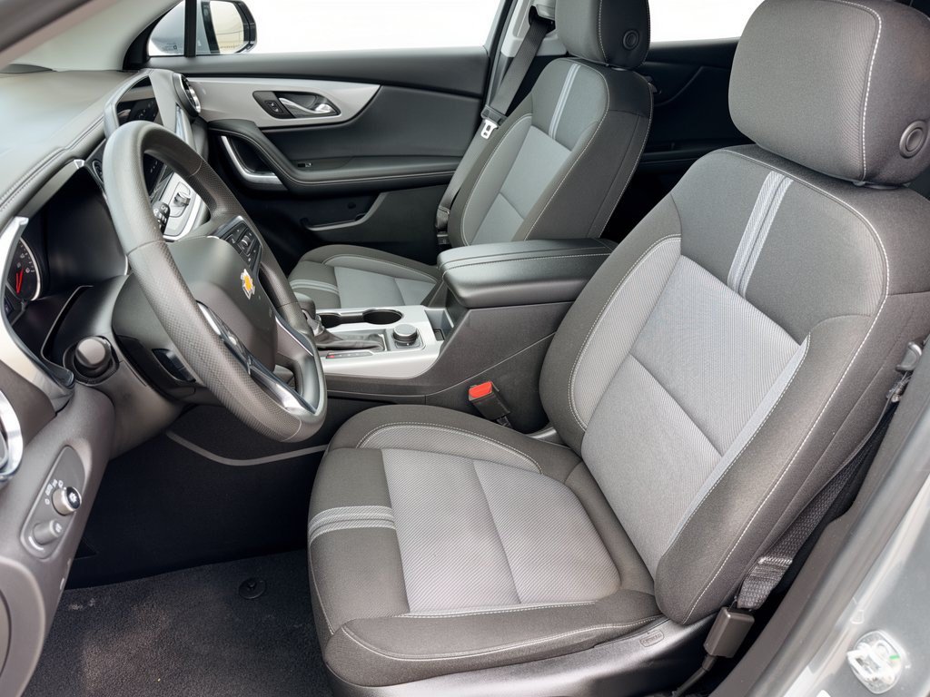 Certified 2025 Chevrolet Blazer LT FWD image 5