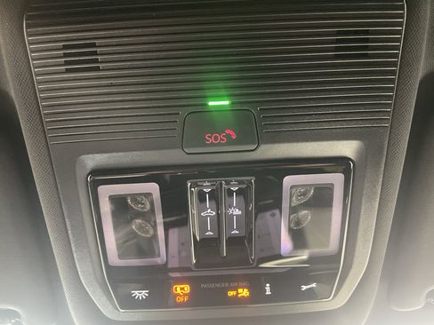 New 2026 Volkswagen Atlas Cross Sport SEL R-Line image 28