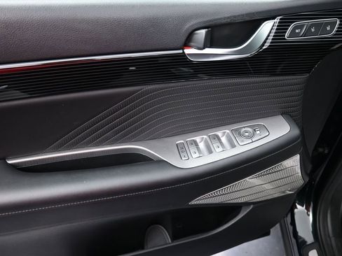 Used 2024 Hyundai Palisade Calligraphy image 12