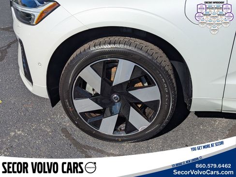 Certified 2024 Volvo XC60 T8 Plus w/ Protection Package Premier image 25
