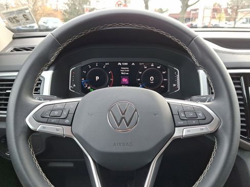 Certified 2023 Volkswagen Atlas SE image 20
