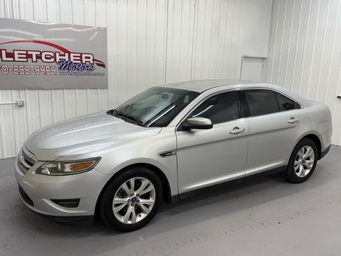 Used 2010 Ford Taurus SEL image 6