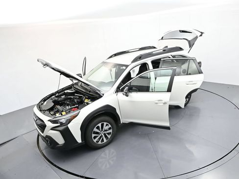 Used 2025 Subaru Outback Premium w/ Popular Package #1 AWD/4WD image 40