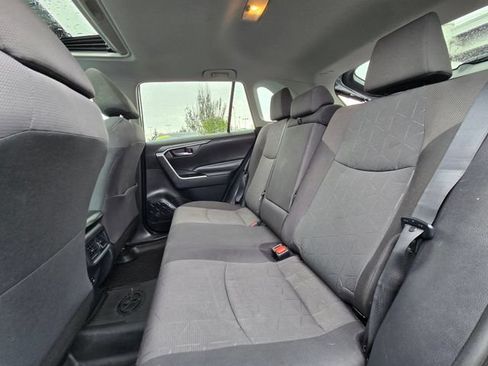 Used 2019 Toyota RAV4 XLE AWD/4WD image 19