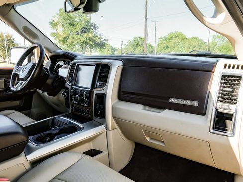 Used 2016 RAM 2500 Laramie image 14