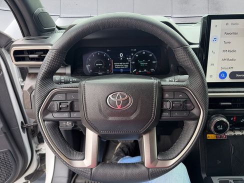 Used 2024 Toyota Tacoma Limited w/ Limited Package (LT) AWD/4WD image 9