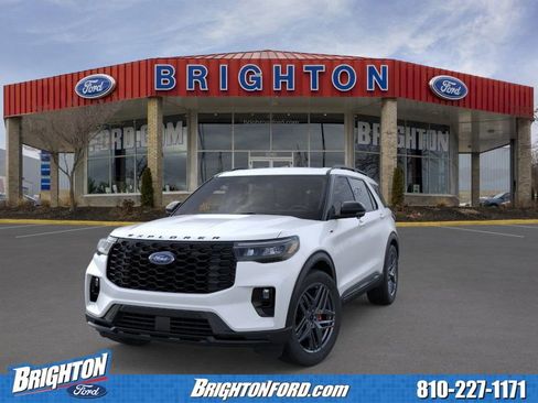 Used 2026 Ford Explorer ST-Line w/ ST-Line Street Pack image 4