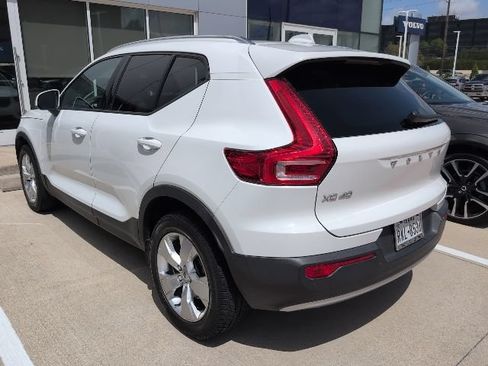 Used 2020 Volvo XC40 T5 Momentum AWD/4WD image 4