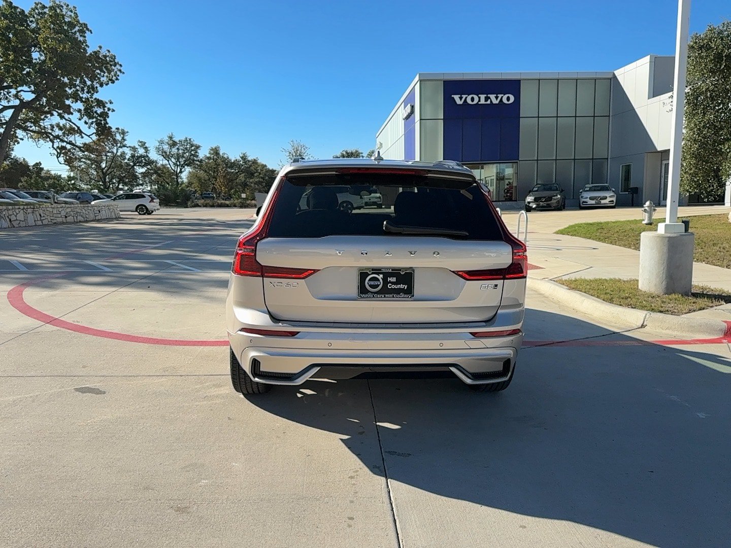 New 2026 Volvo XC60 B5 Plus w/ Protection Package Premier AWD/4WD image 8