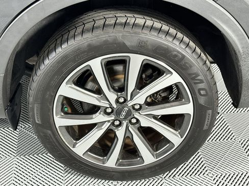 Used 2019 Lincoln MKC Reserve FWD image 10