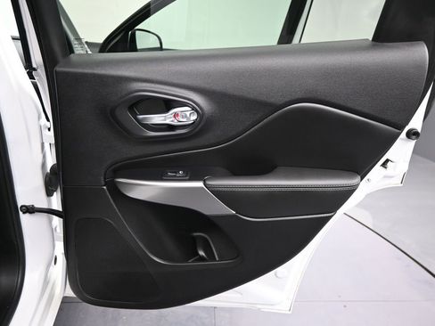 Used 2020 Jeep Cherokee High Altitude image 35