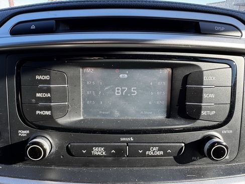 Used 2016 Kia Sorento LX image 4