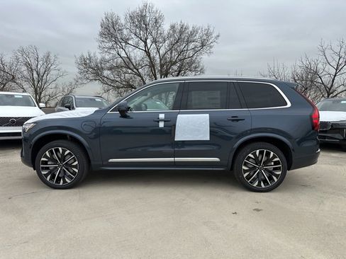 New 2026 Volvo XC90 T8 Plus image 4