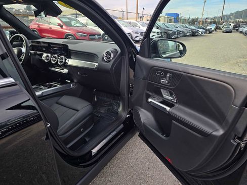Used 2025 Mercedes-Benz GLB 250 GLB 250 image 12