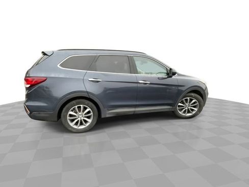 Used 2017 Hyundai Santa Fe SE w/ Cargo Package image 10