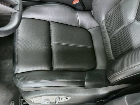 Certified 2025 Porsche Macan AWD/4WD image 21