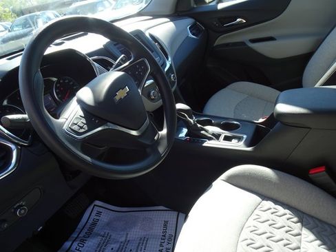 Certified 2022 Chevrolet Equinox LS w/ LS Convenience Package image 11